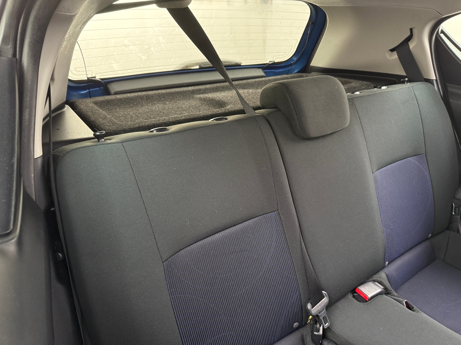 Thumbnail: 2015 Toyota Prius c - 6