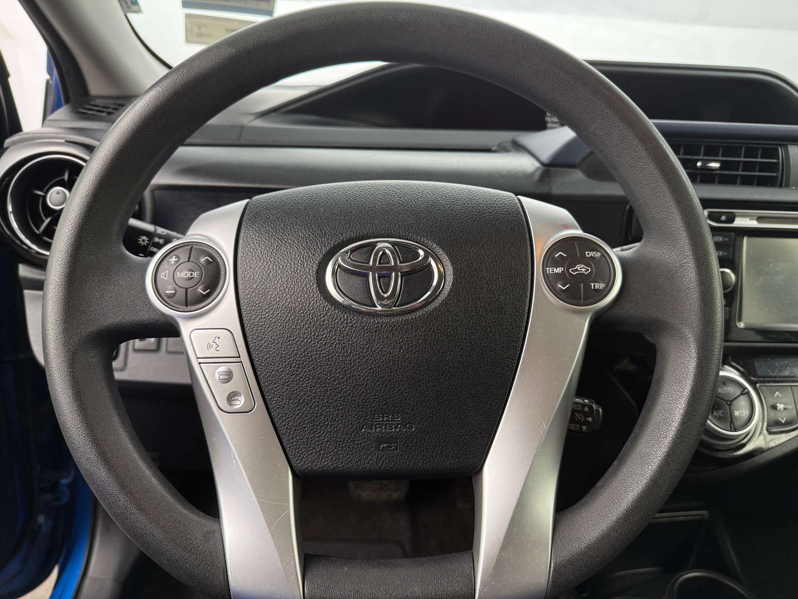 Thumbnail: 2015 Toyota Prius c - 5