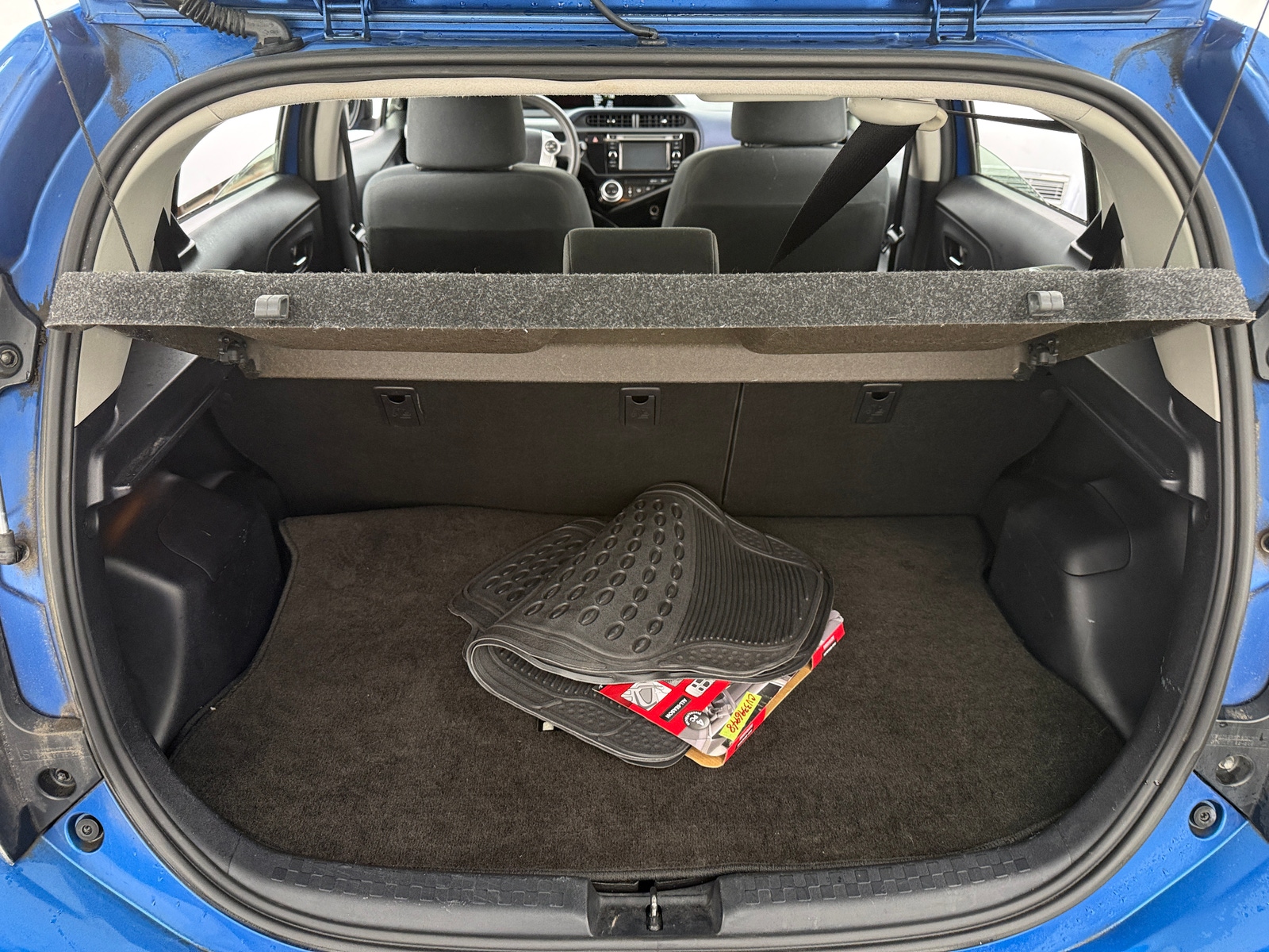 Thumbnail: 2015 Toyota Prius c - 7