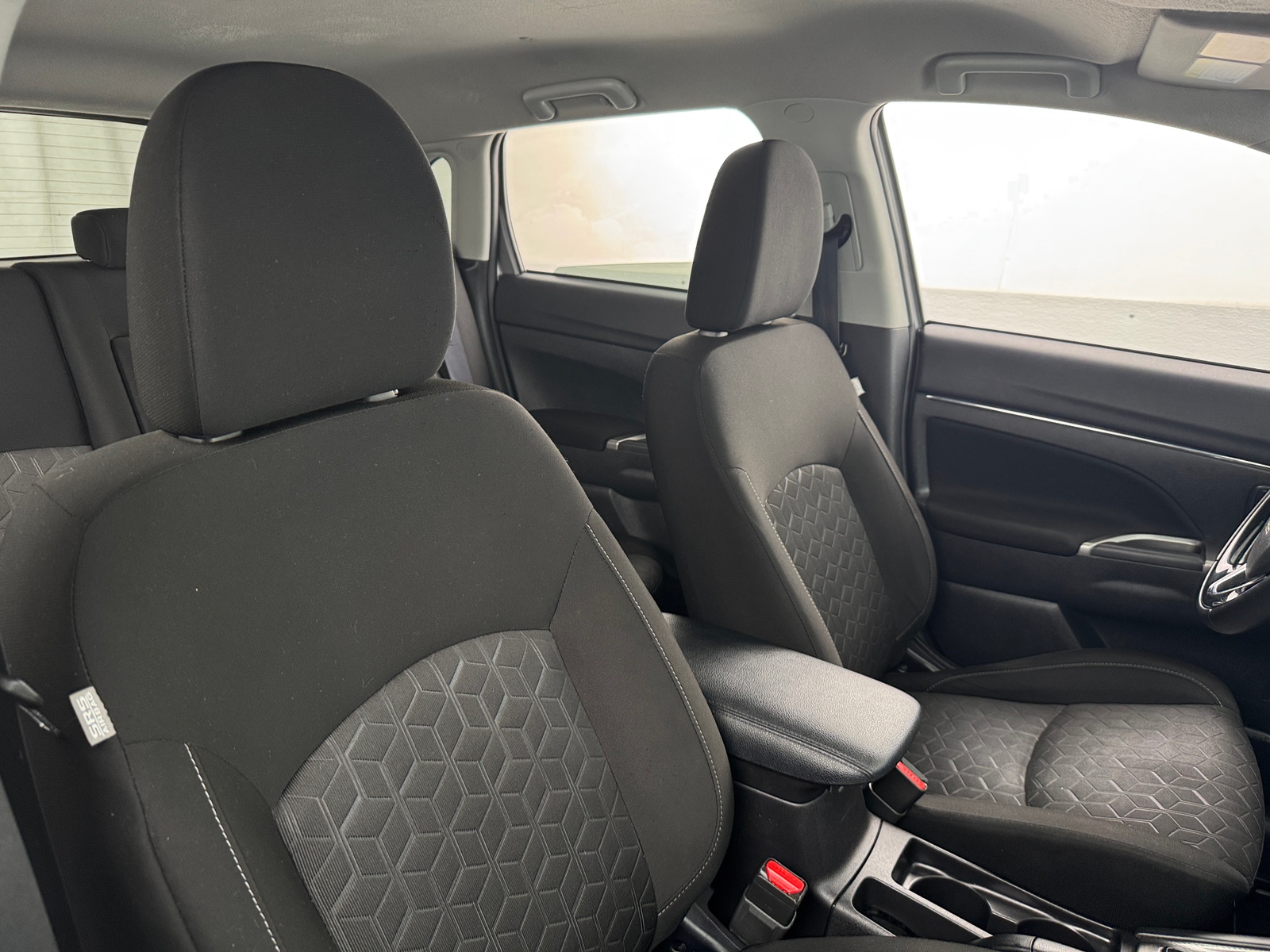 Thumbnail: 2020 Mitsubishi Outlander Sport - 2