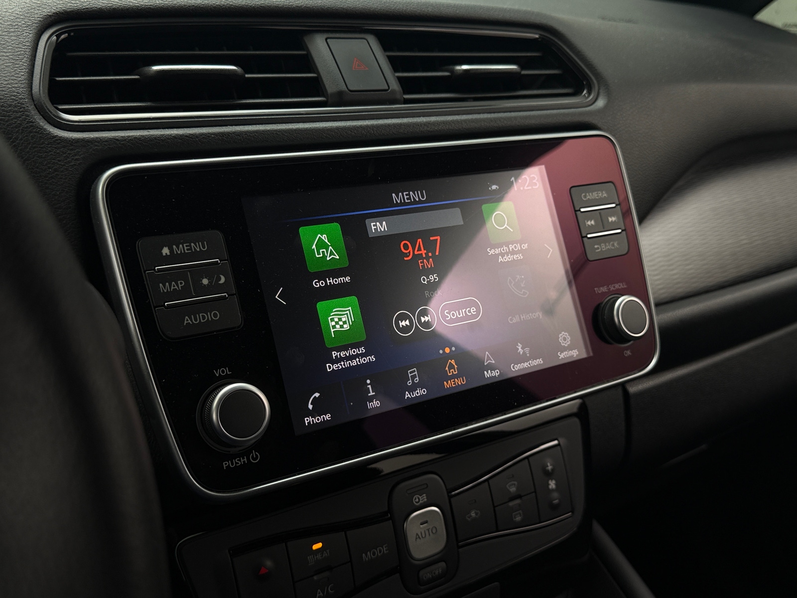 Thumbnail: 2024 Nissan Leaf - 4