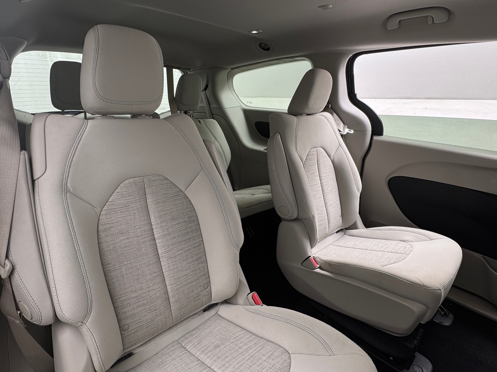 Thumbnail: 2018 Chrysler Pacifica - 6