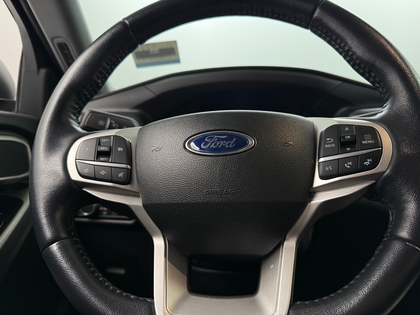 Thumbnail: 2022 Ford Explorer - 5