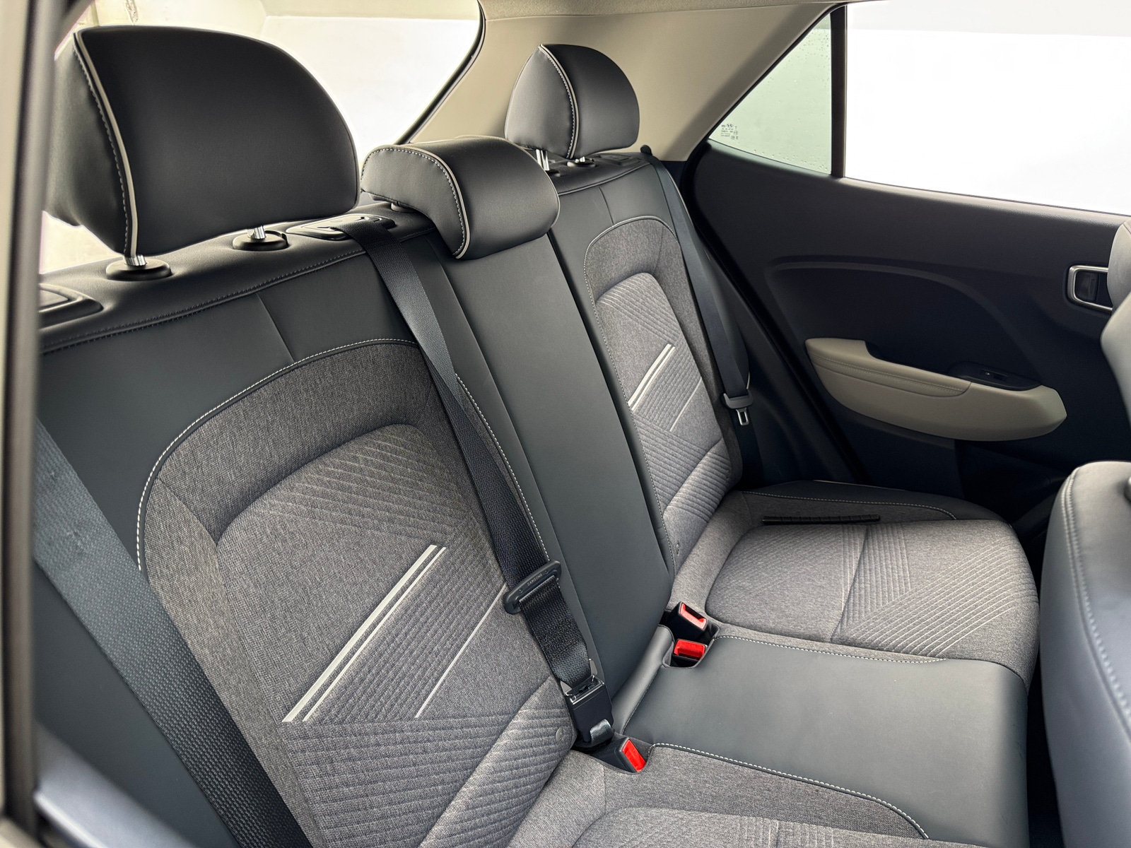 Thumbnail: 2024 Hyundai Venue - 6