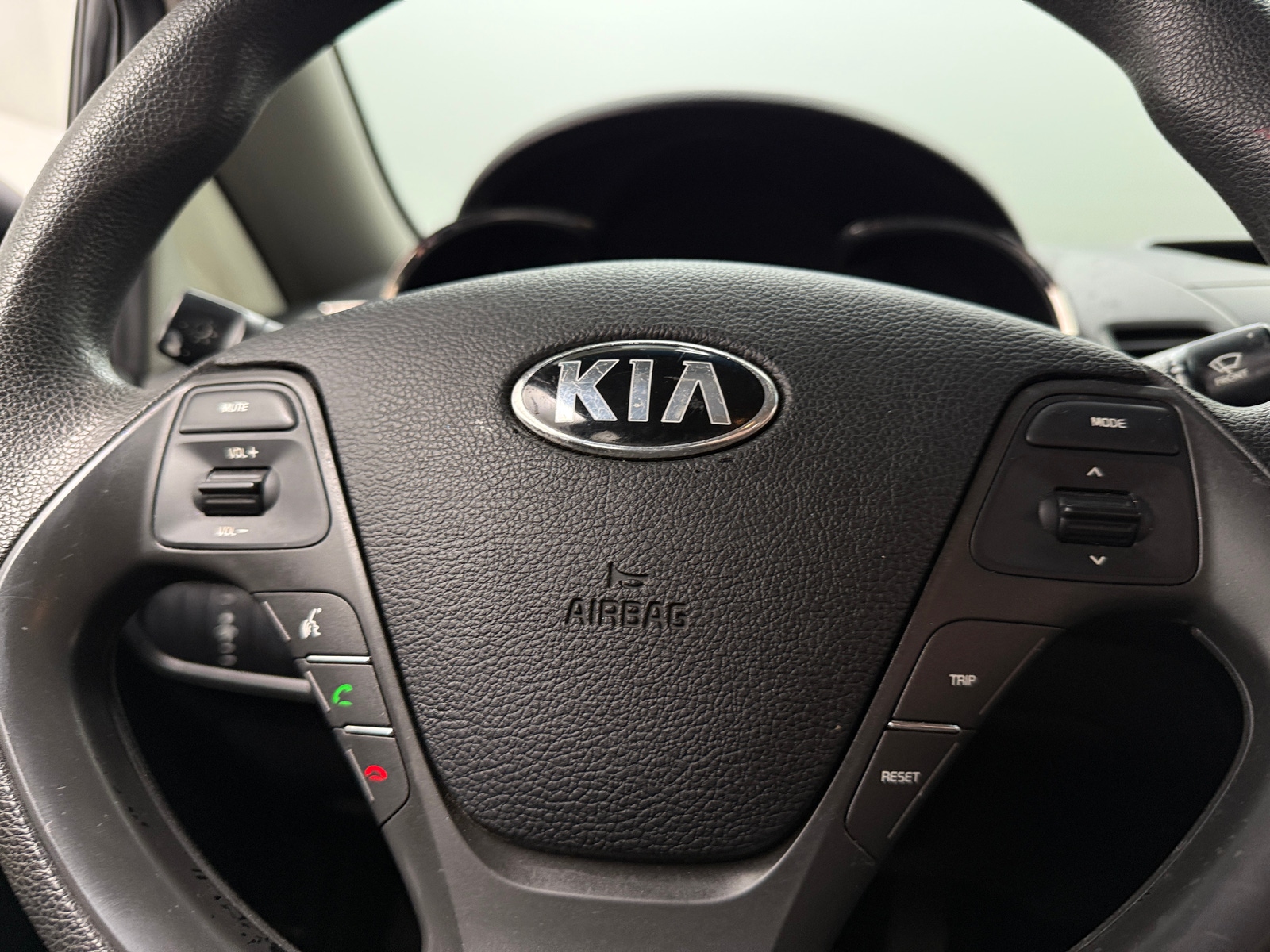 Thumbnail: 2017 Kia Forte - 5