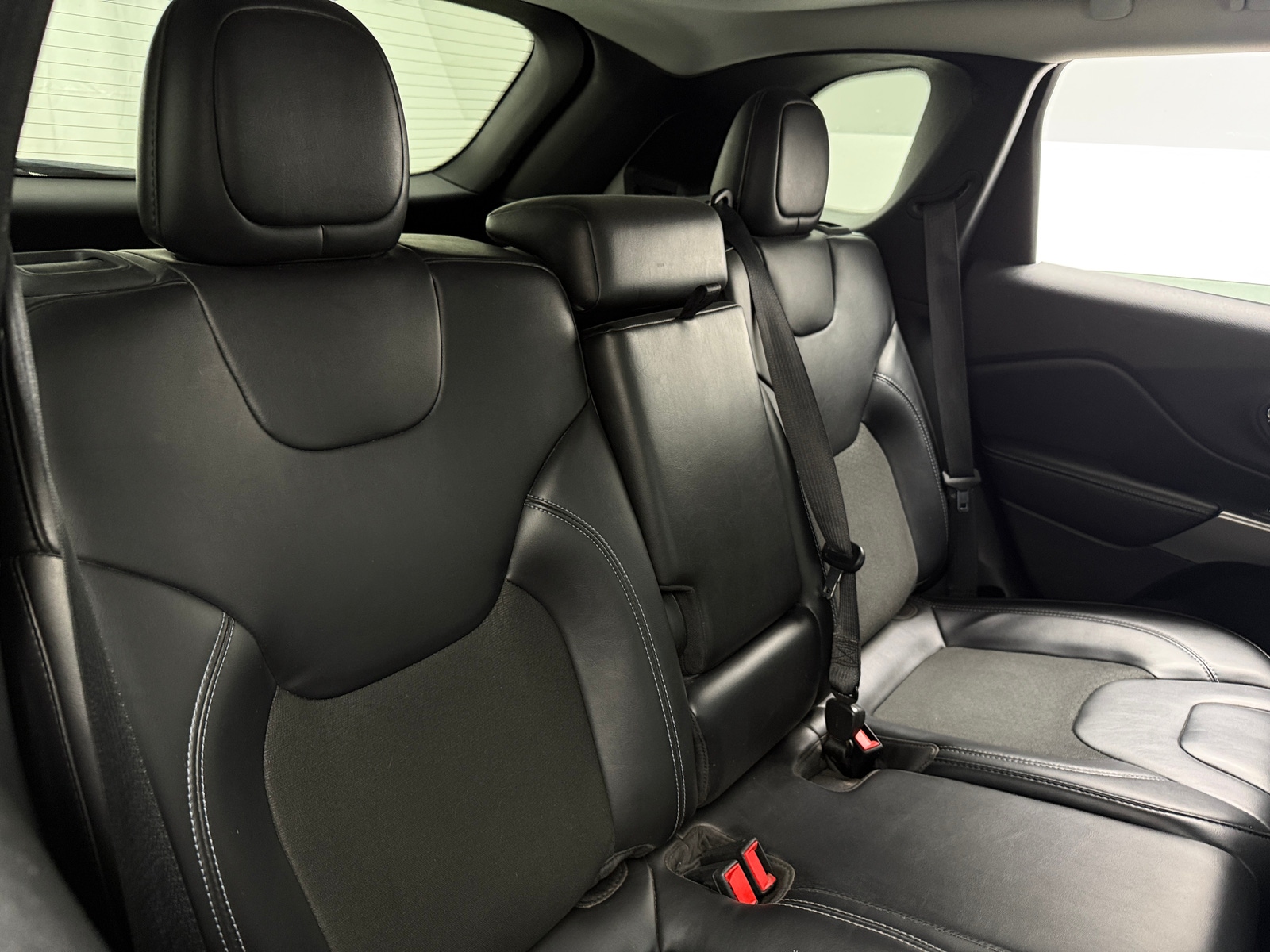 Thumbnail: 2020 Jeep Cherokee - 6