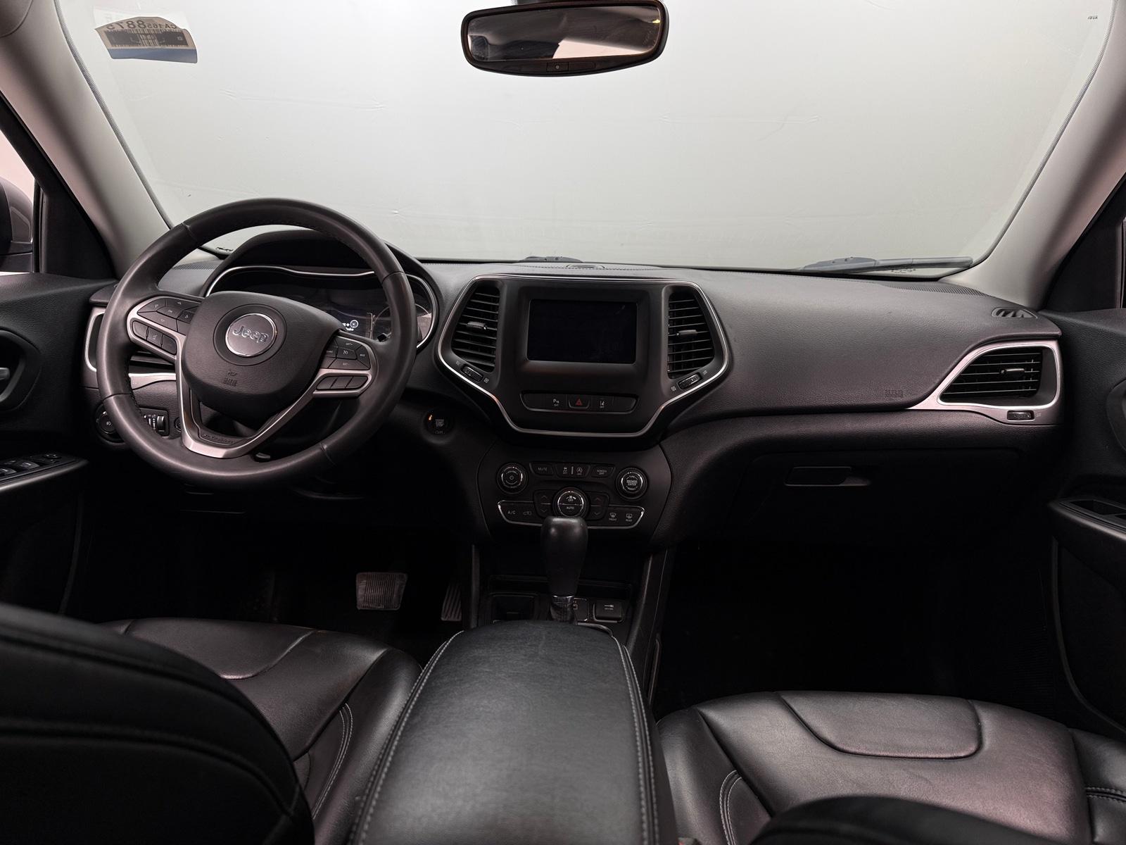 Thumbnail: 2020 Jeep Cherokee - 3