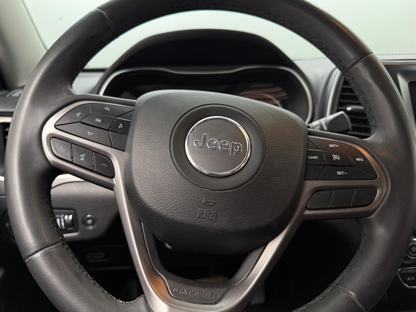 Thumbnail: 2020 Jeep Cherokee - 5