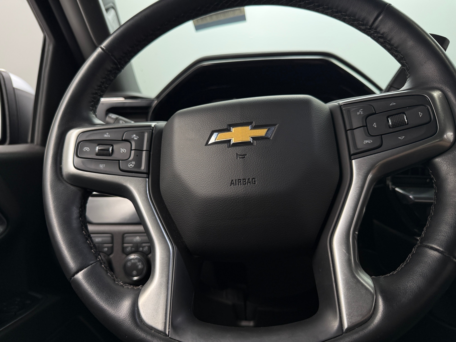 Thumbnail: 2024 Chevrolet Silverado 1500 - 5