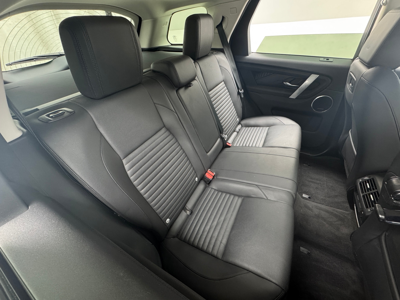 Thumbnail: 2024 Land Rover Discovery Sport - 5