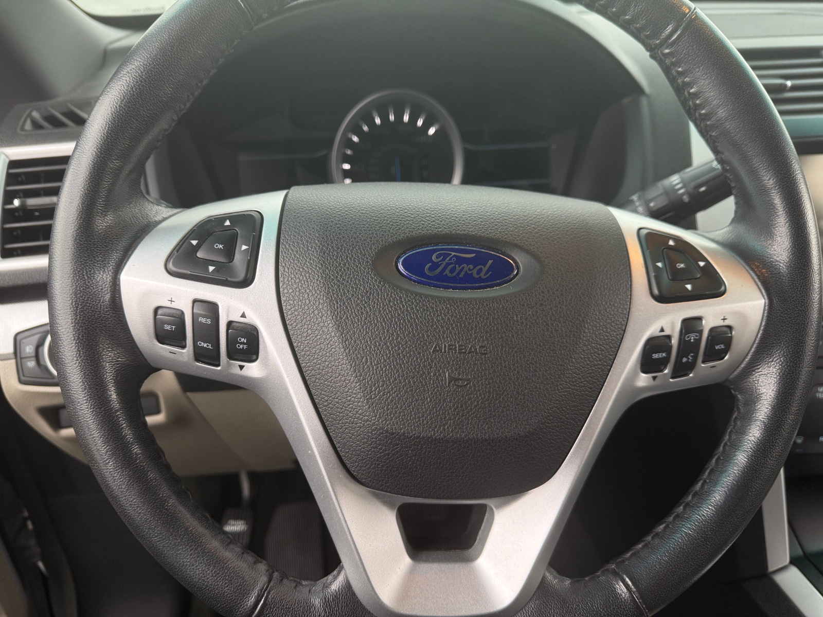 Thumbnail: 2014 Ford Explorer - 5