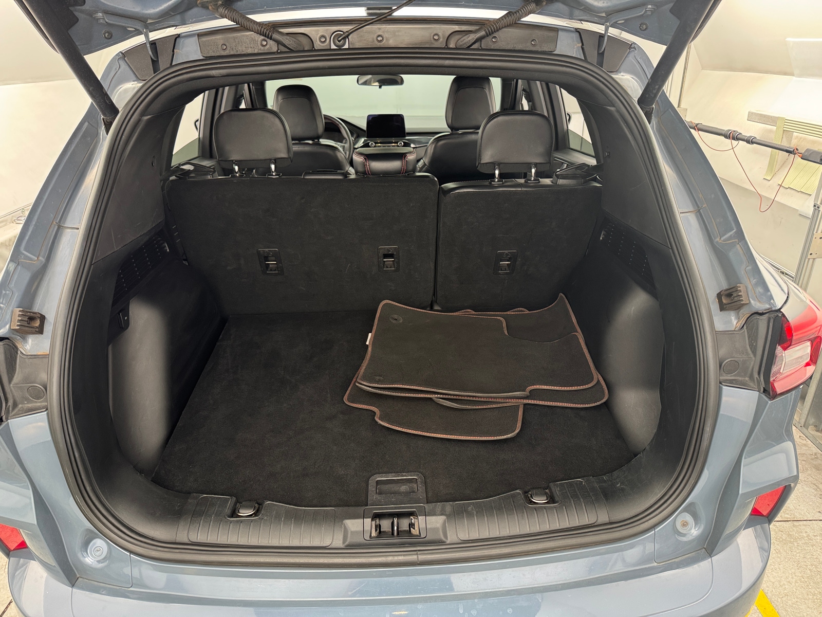 Thumbnail: 2023 Ford Escape - 6