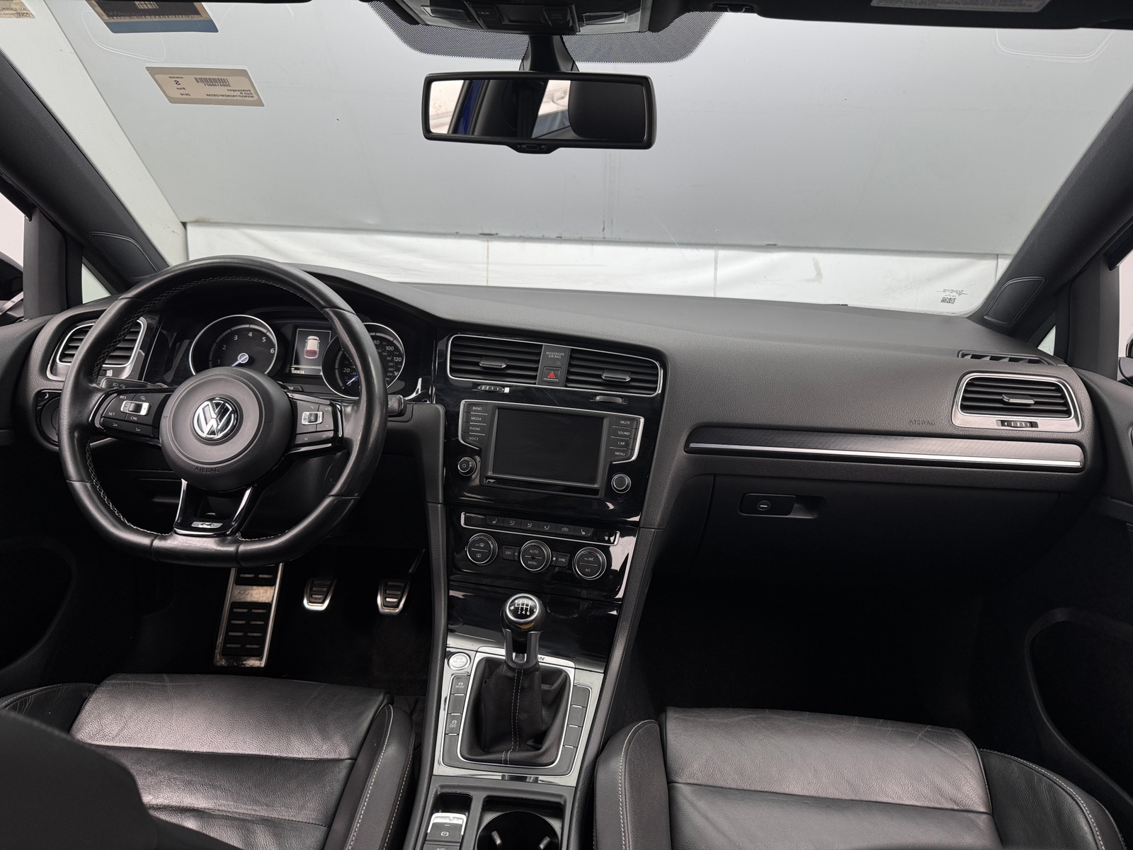 Thumbnail: 2016 Volkswagen Golf - 2