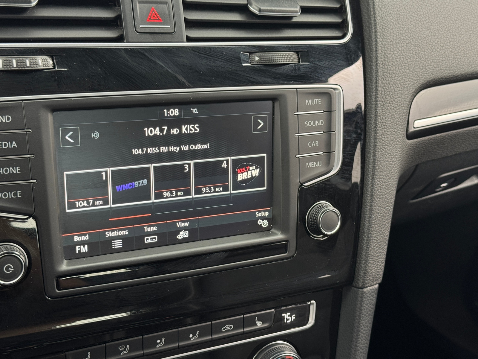 Thumbnail: 2016 Volkswagen Golf - 3