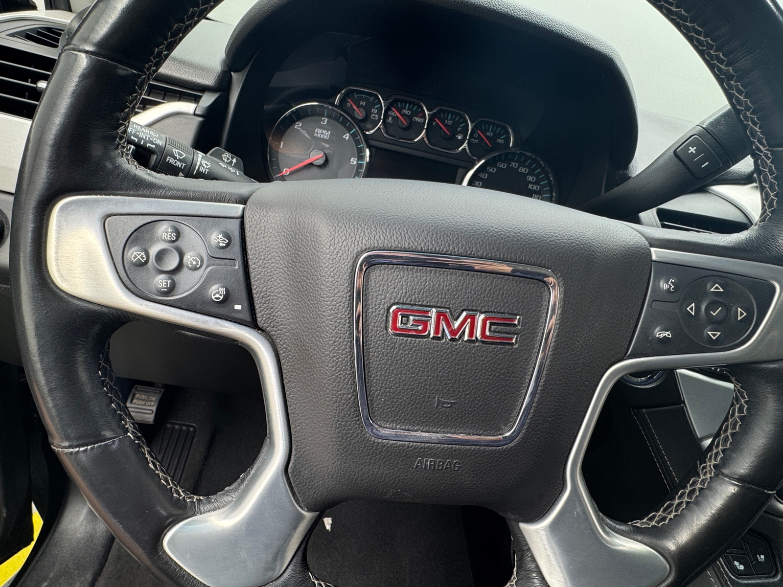 Thumbnail: 2019 GMC Yukon - 4