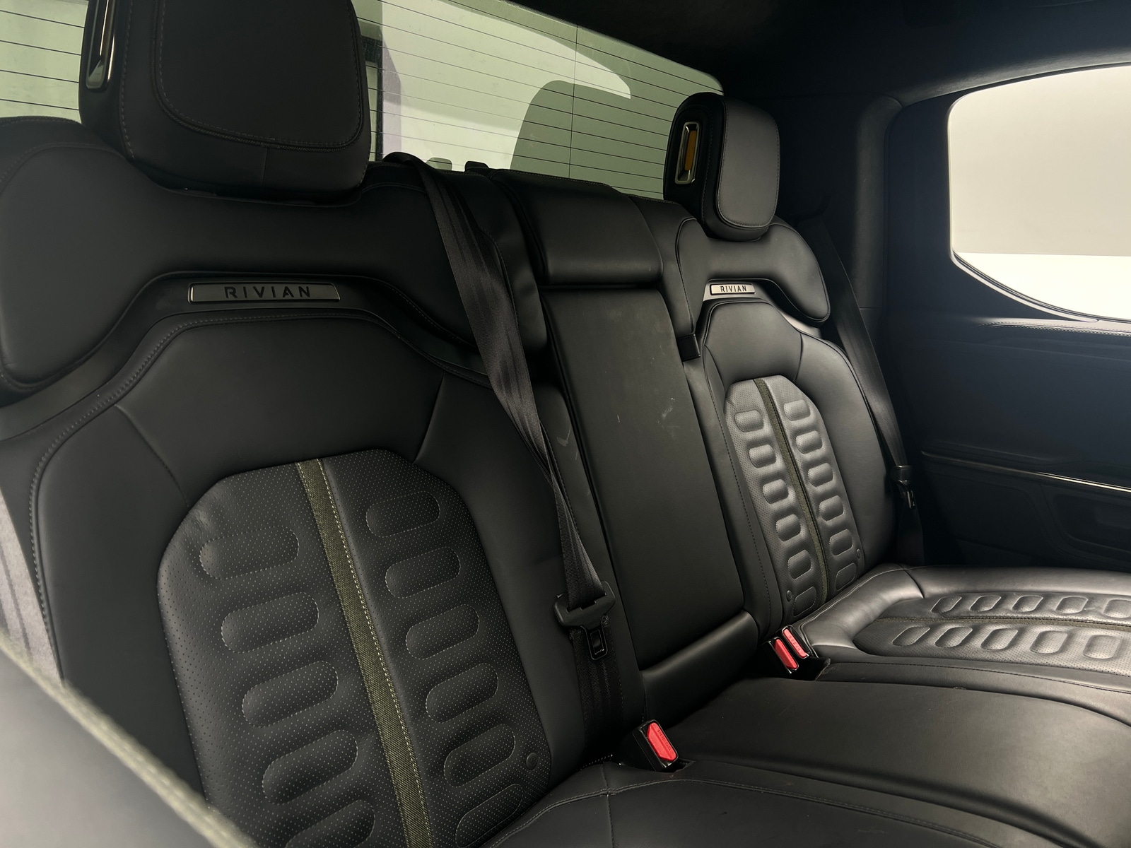 Thumbnail: 2022 Rivian R1T - 5