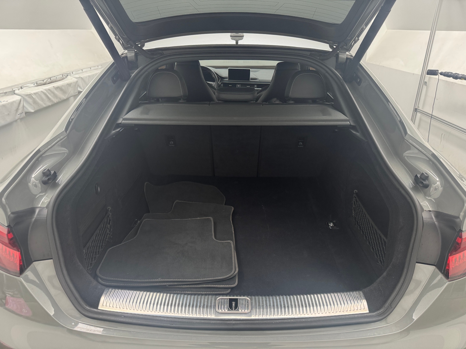 Thumbnail: 2019 Audi S5 - 6