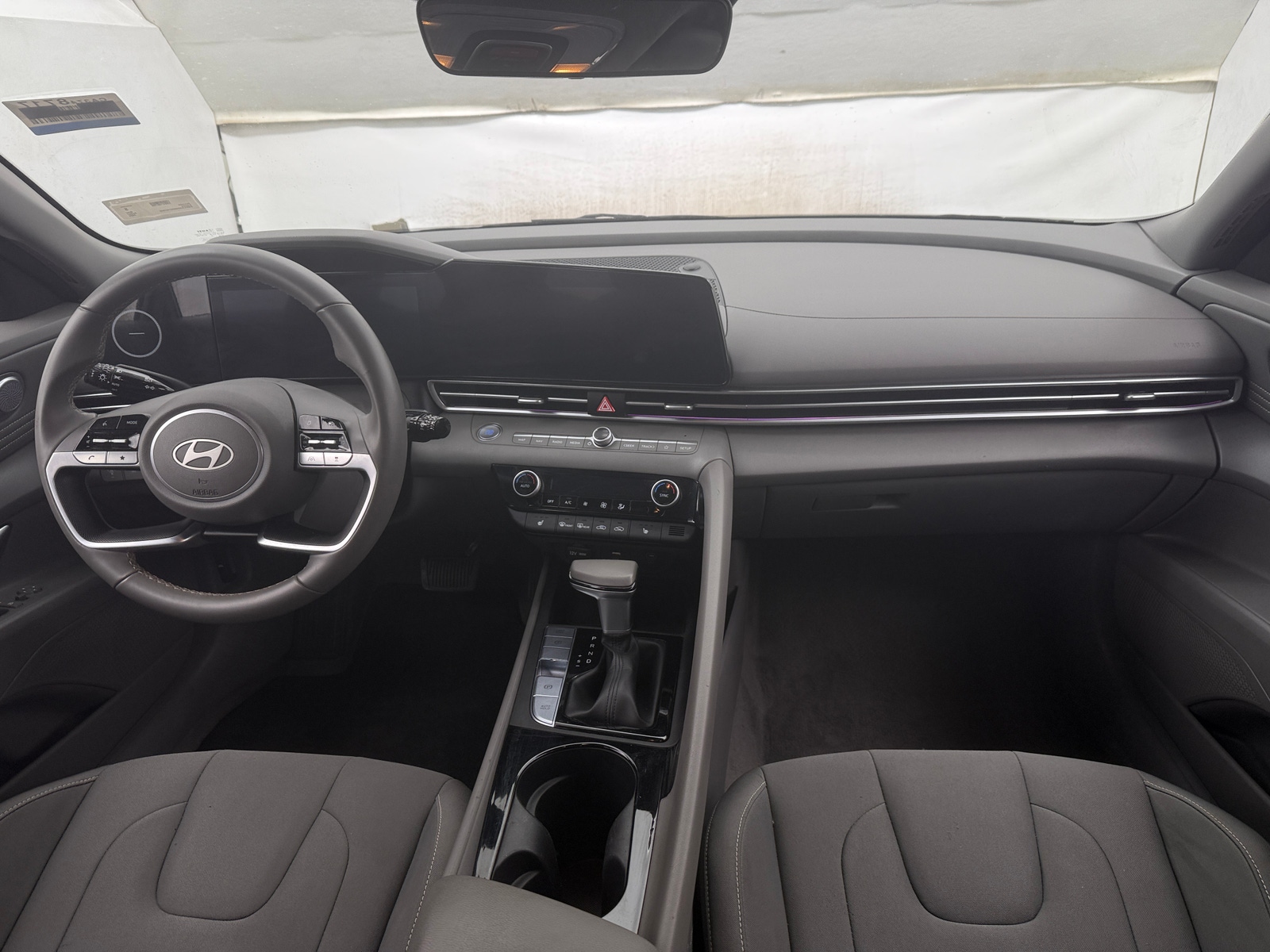 Thumbnail: 2024 Hyundai Elantra - 3