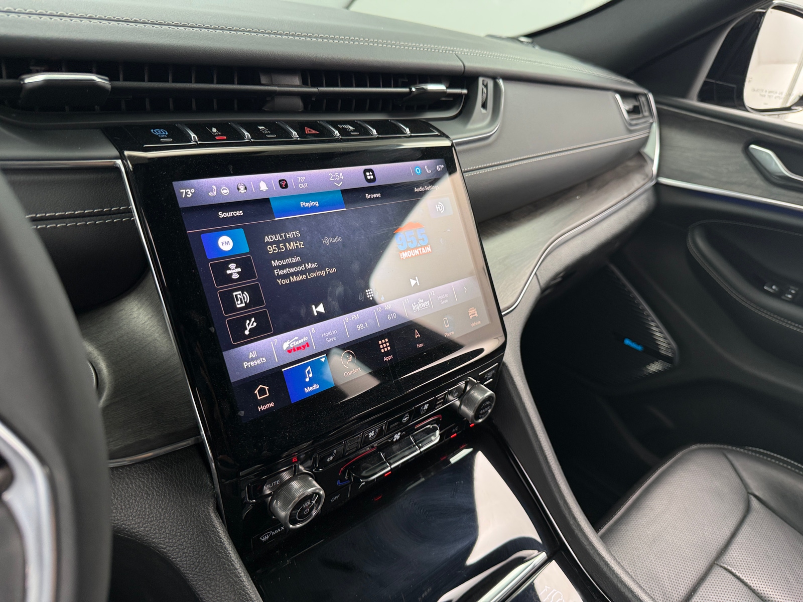 Thumbnail: 2024 Jeep Grand Cherokee - 3