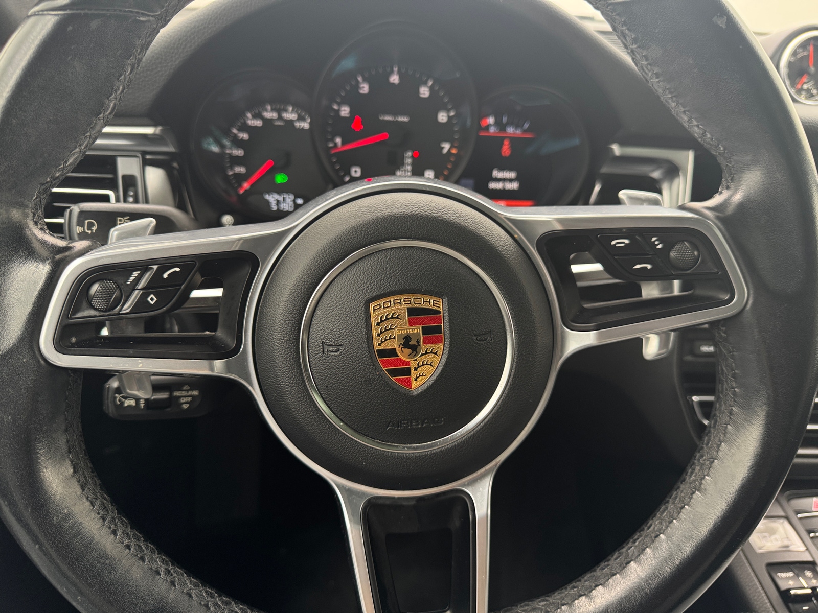 Thumbnail: 2020 Porsche Macan - 4