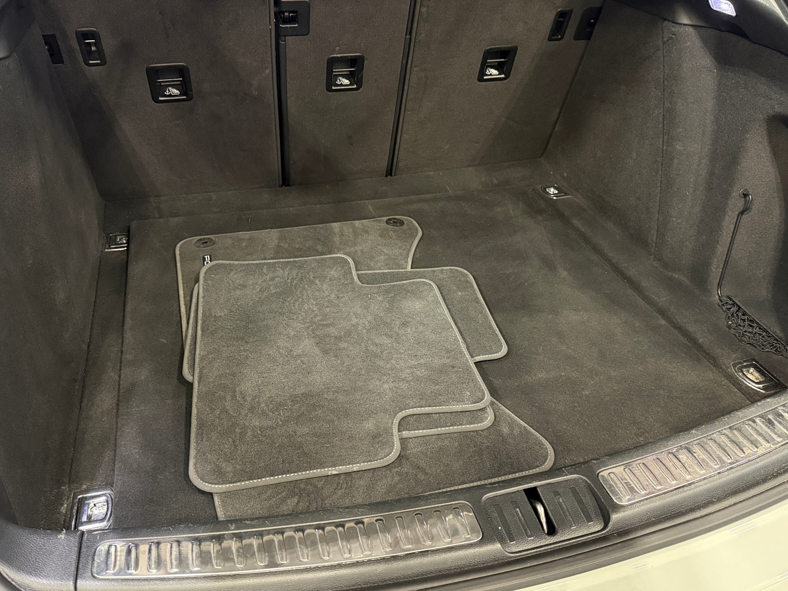 Thumbnail: 2020 Porsche Macan - 6