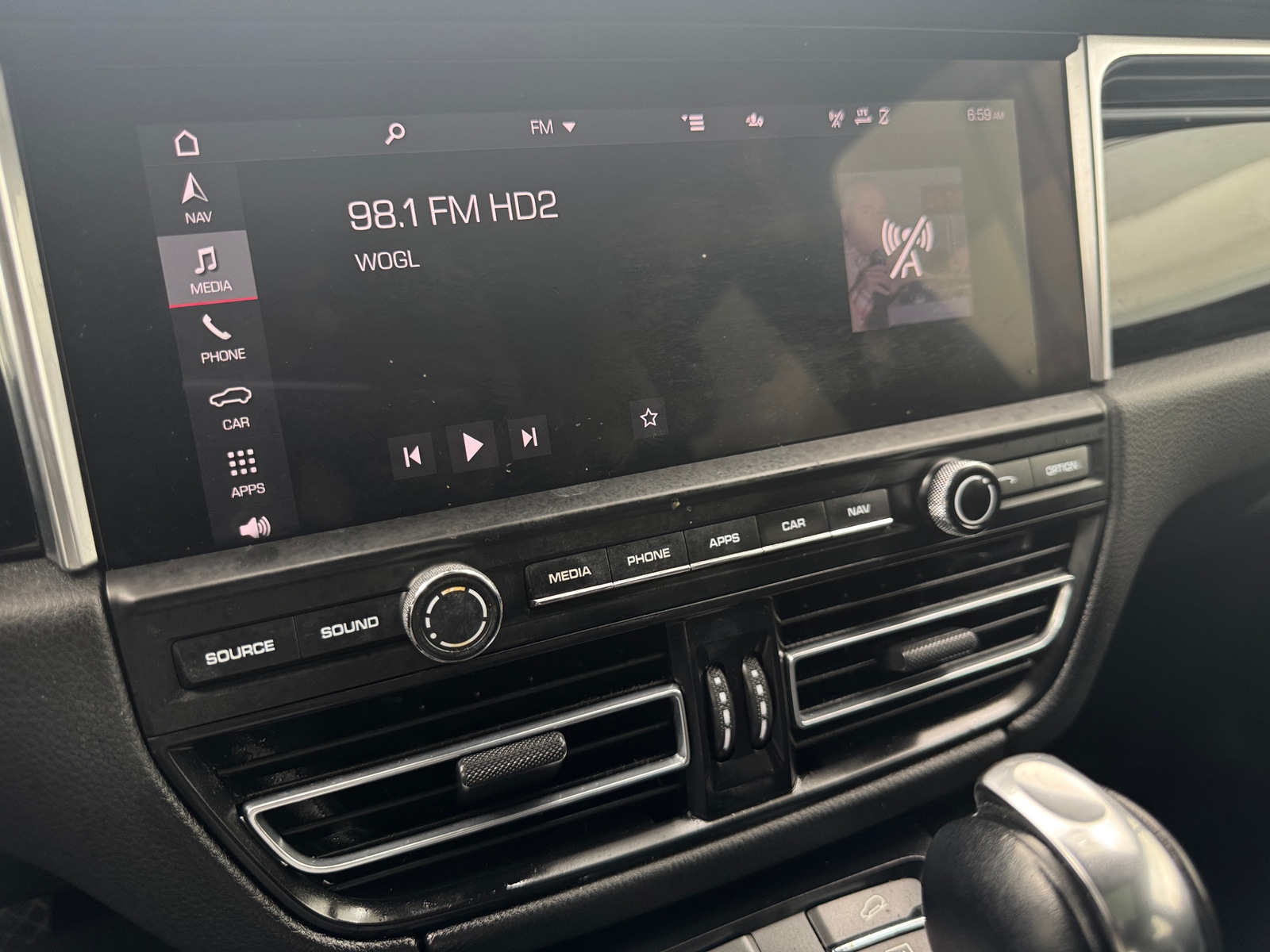 Thumbnail: 2020 Porsche Macan - 3