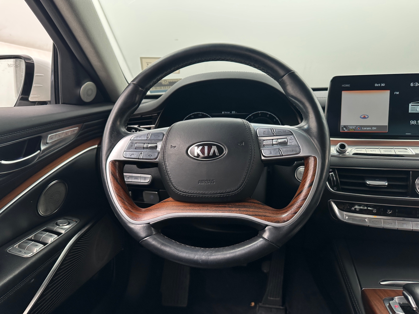 Thumbnail: 2019 Kia K900 - 4