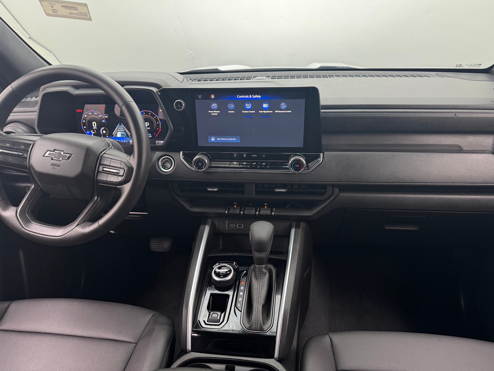 Thumbnail: 2024 Chevrolet Colorado - 3