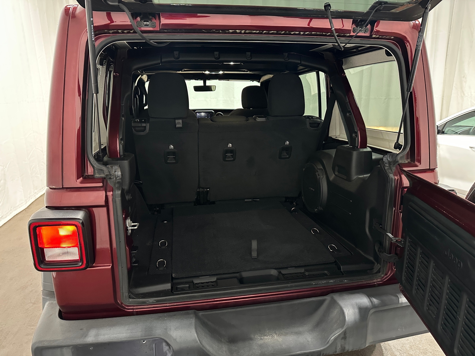 Thumbnail: 2021 Jeep Wrangler - 7