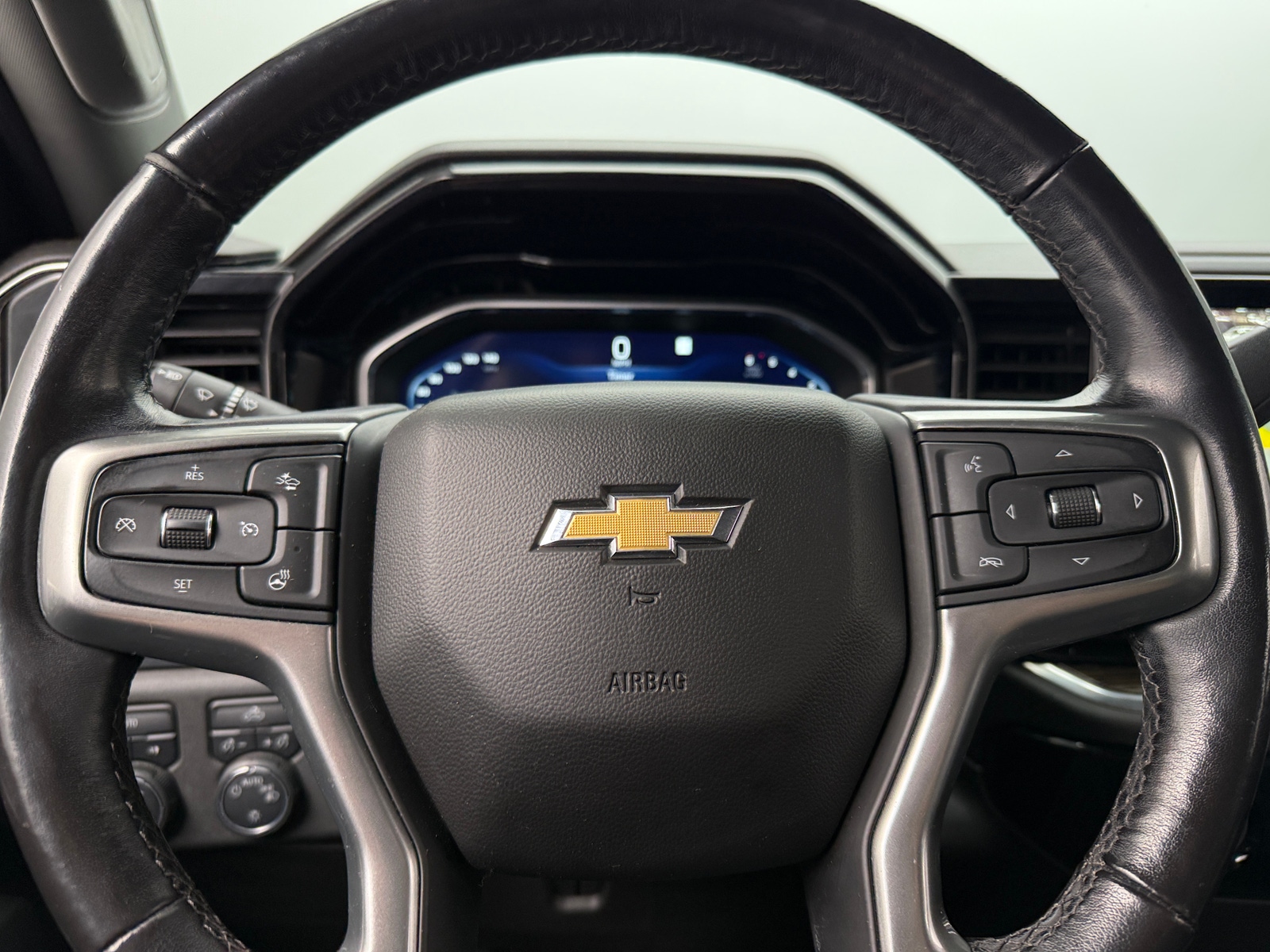 Thumbnail: 2022 Chevrolet Silverado 1500 - 5