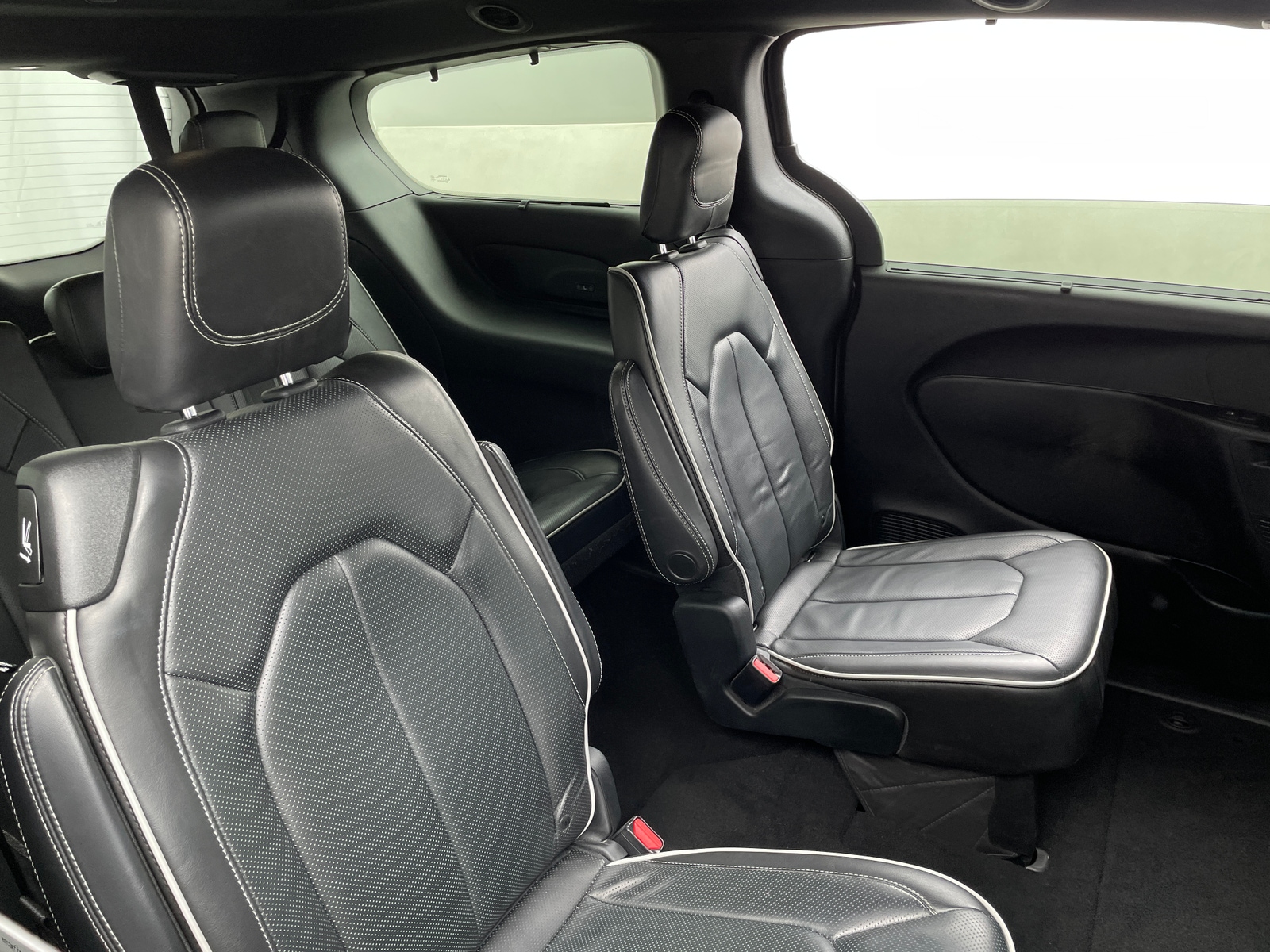 Thumbnail: 2019 Chrysler Pacifica - 5