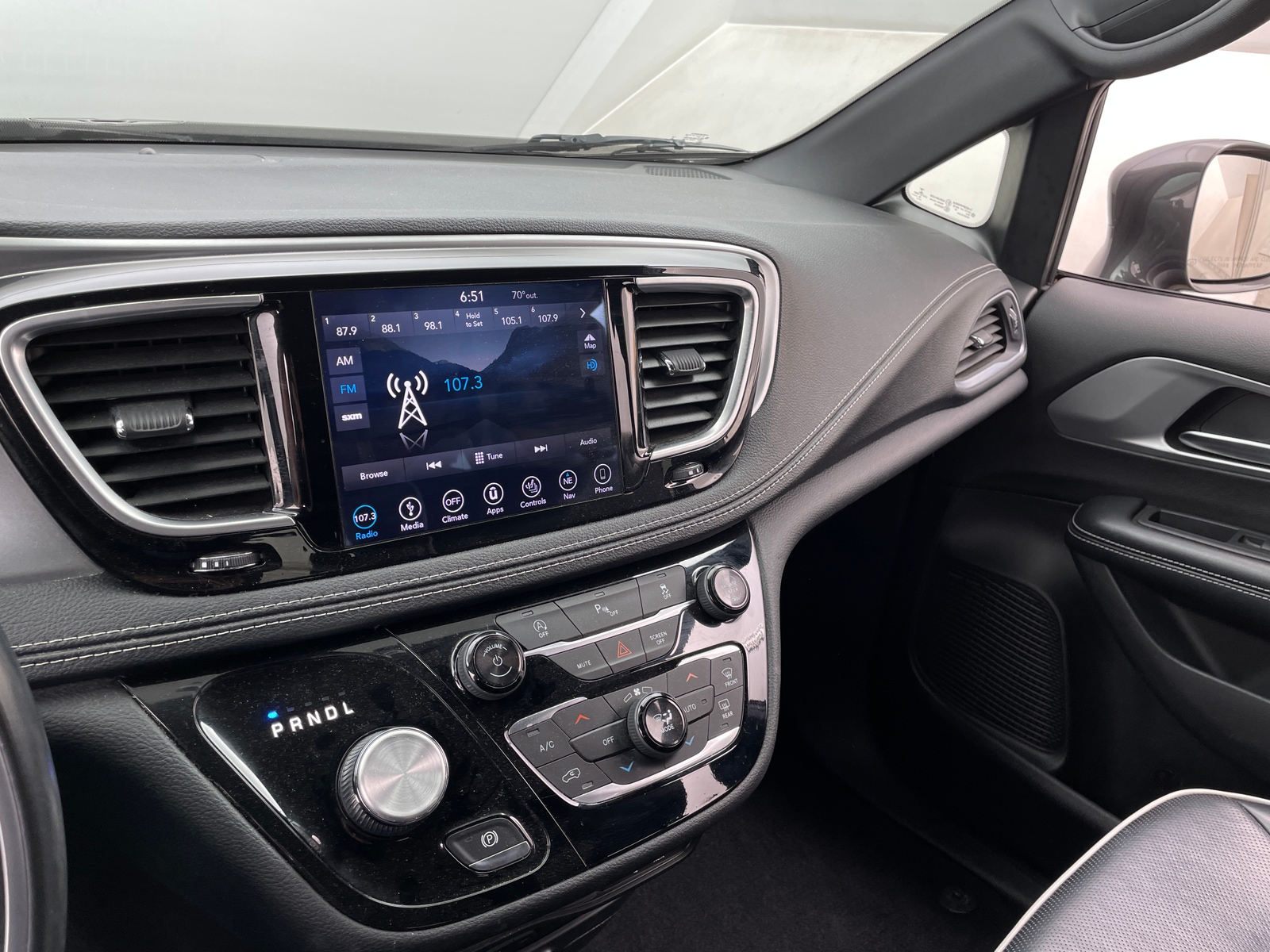 Thumbnail: 2019 Chrysler Pacifica - 3