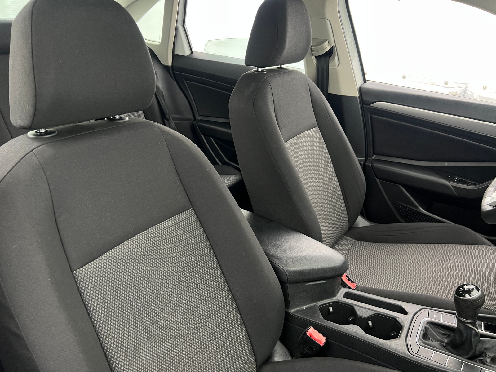 Thumbnail: 2019 Volkswagen Jetta - 2