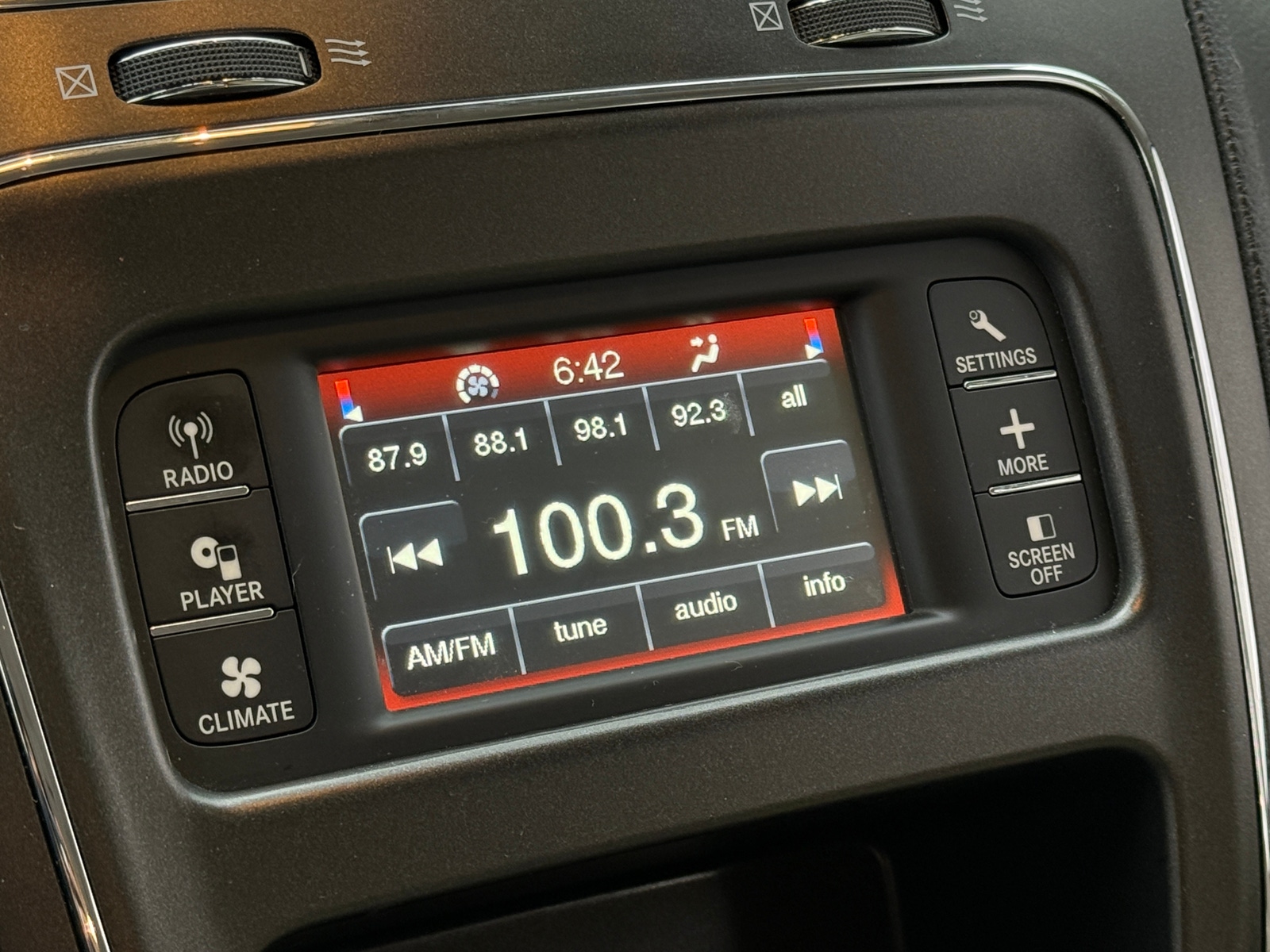 Thumbnail: 2018 Dodge Journey - 4