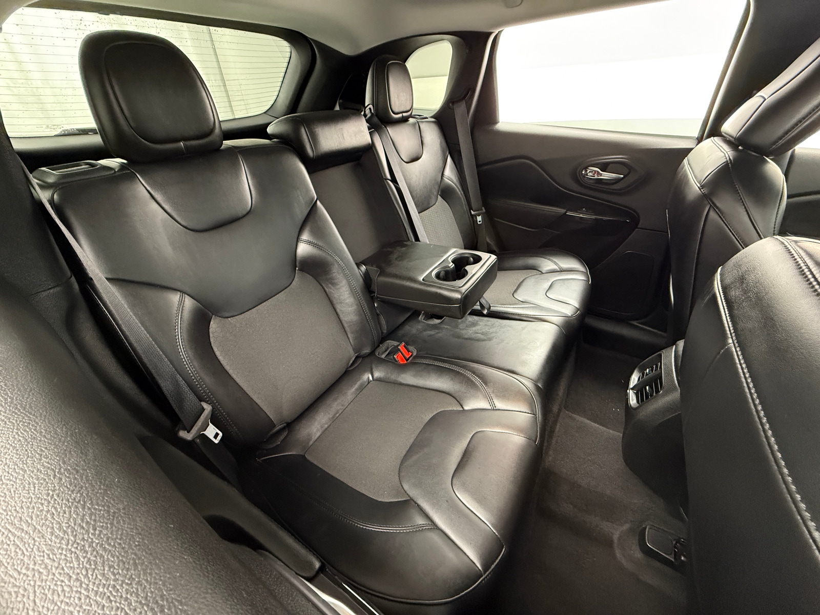 Thumbnail: 2021 Jeep Cherokee - 6