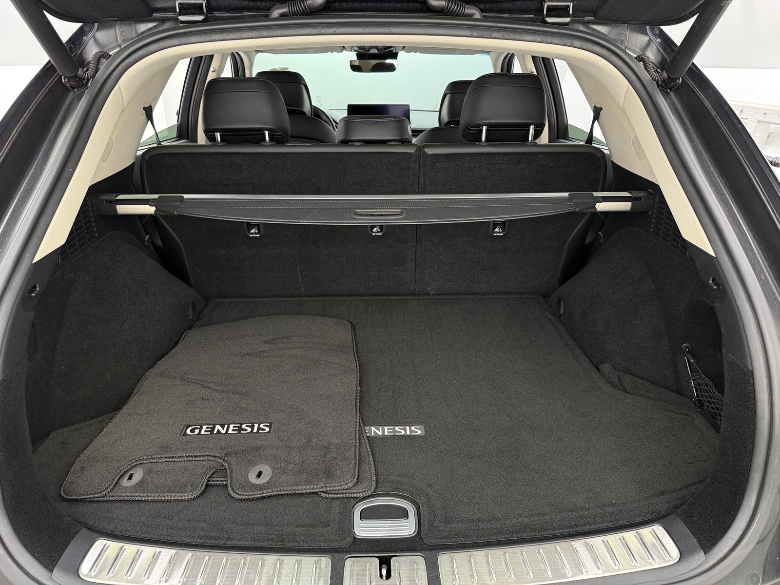 Thumbnail: 2023 Genesis GV70 - 6