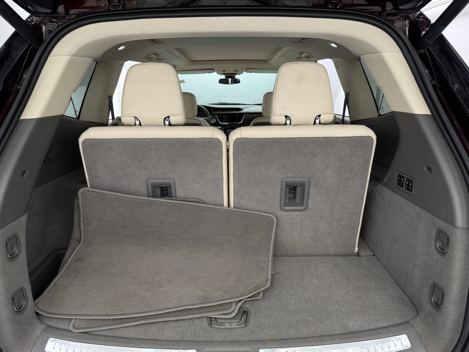 Thumbnail: 2021 Cadillac XT6 - 6