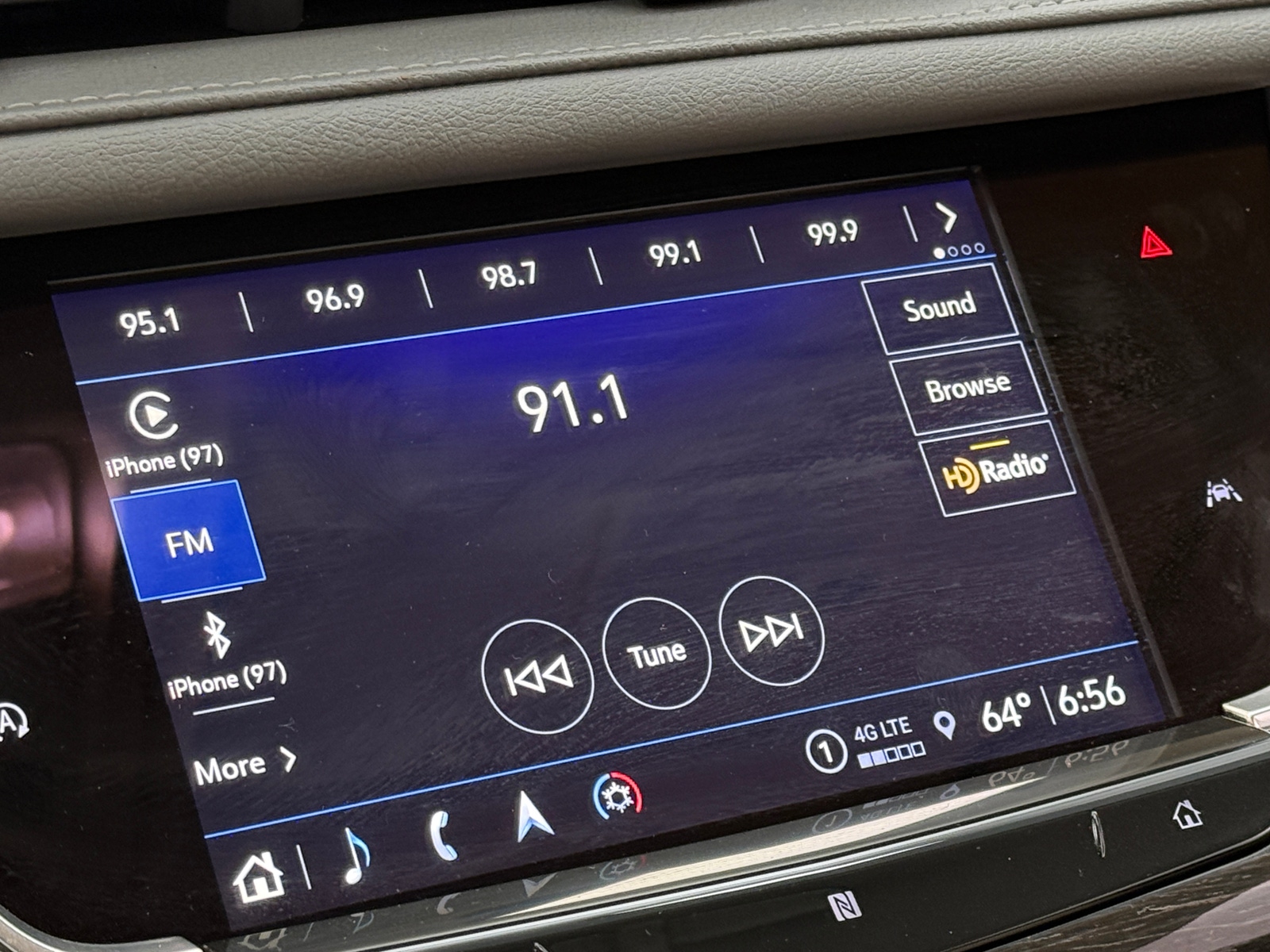 Thumbnail: 2021 Cadillac XT6 - 3