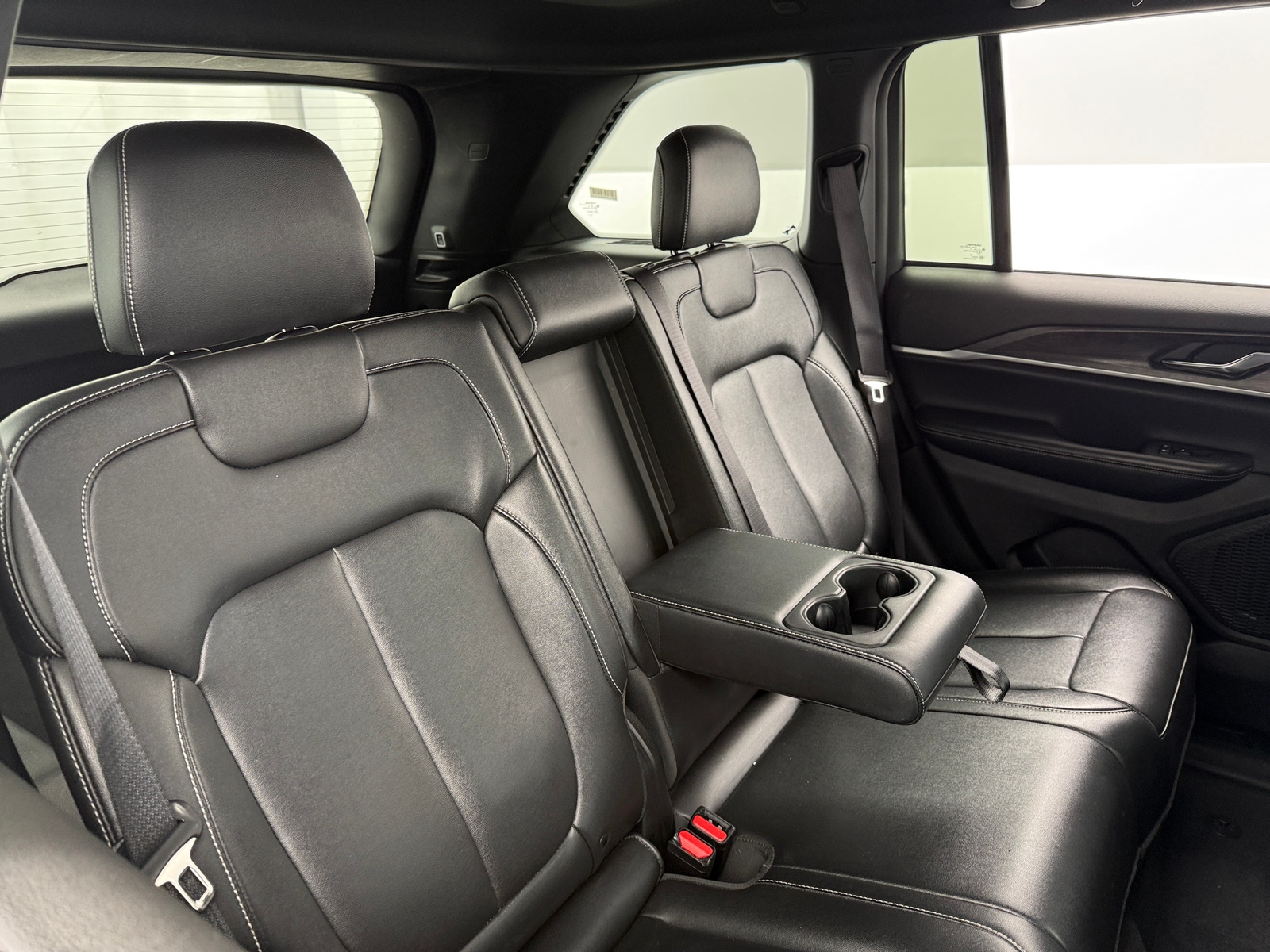 Thumbnail: 2024 Jeep Grand Cherokee - 5