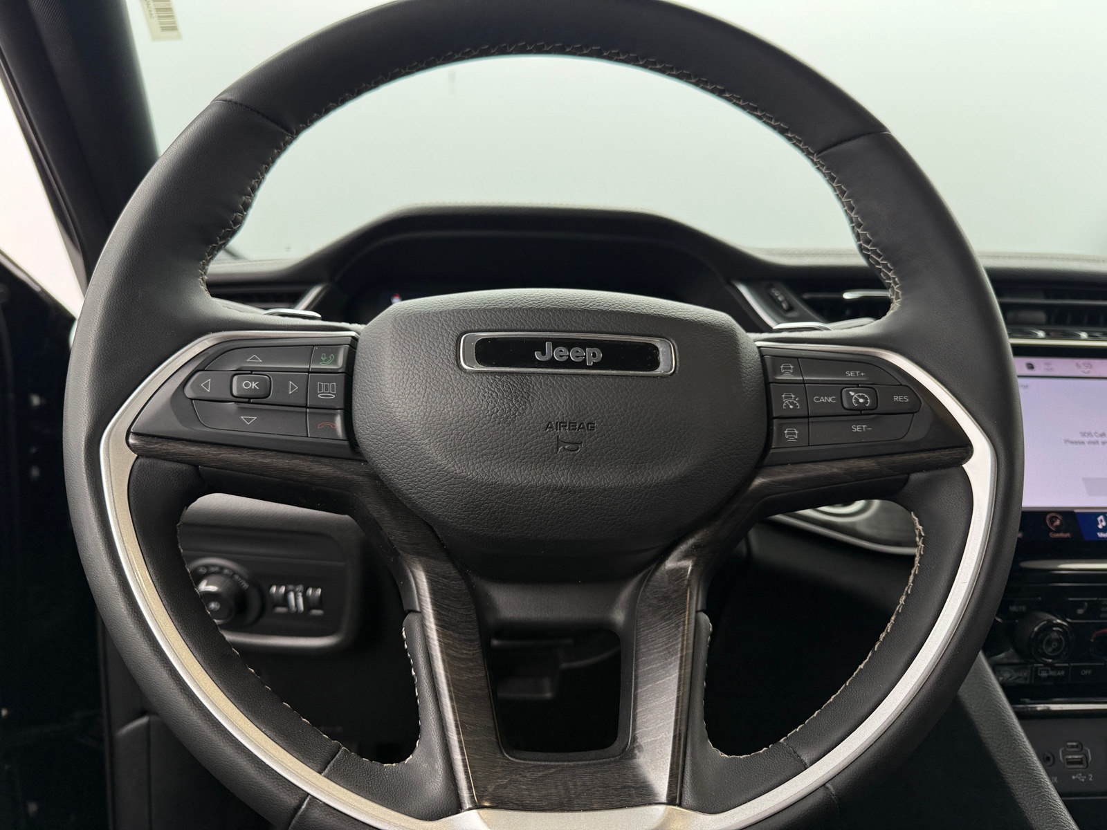 Thumbnail: 2024 Jeep Grand Cherokee - 4