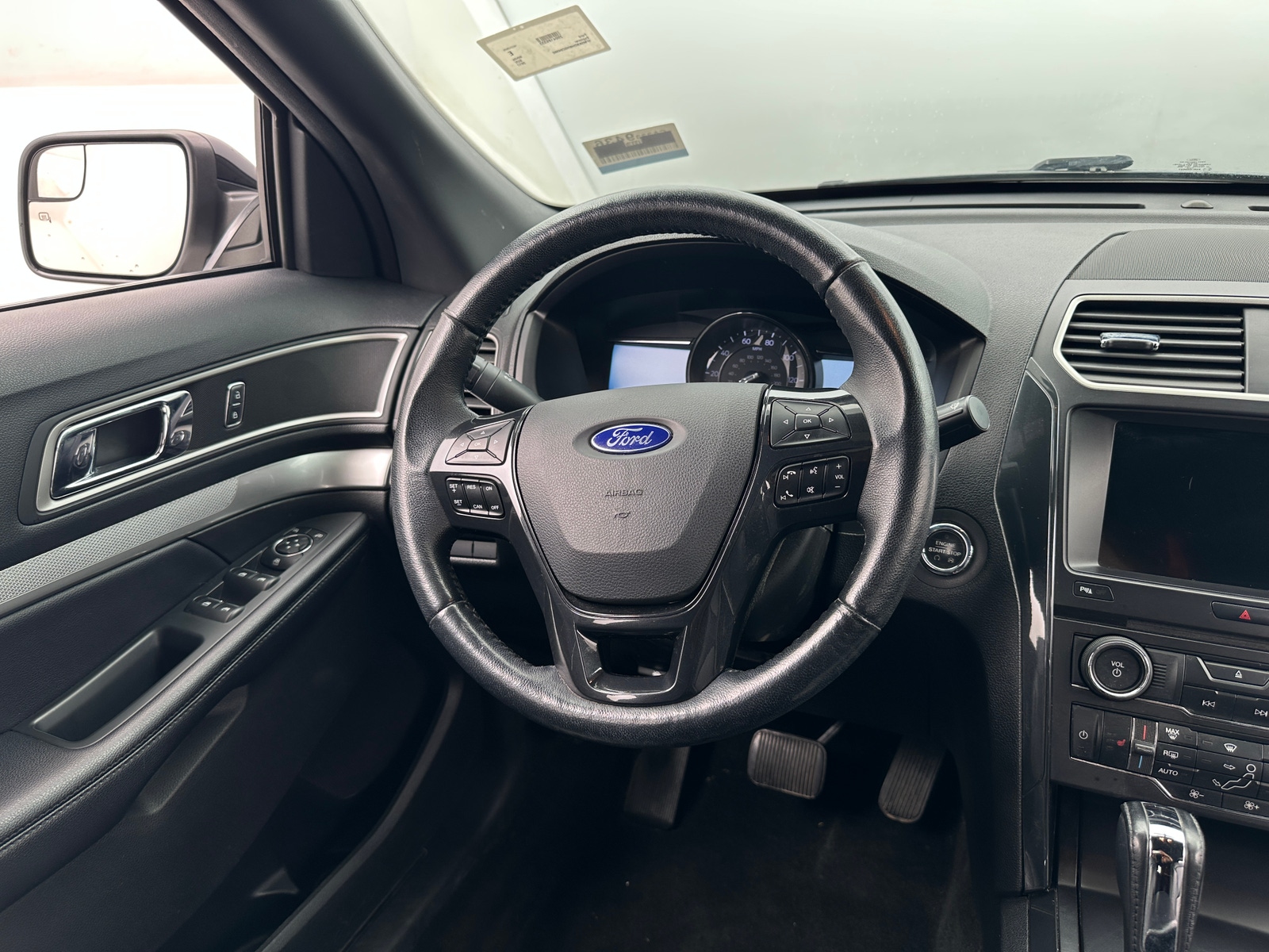 Thumbnail: 2017 Ford Explorer - 5