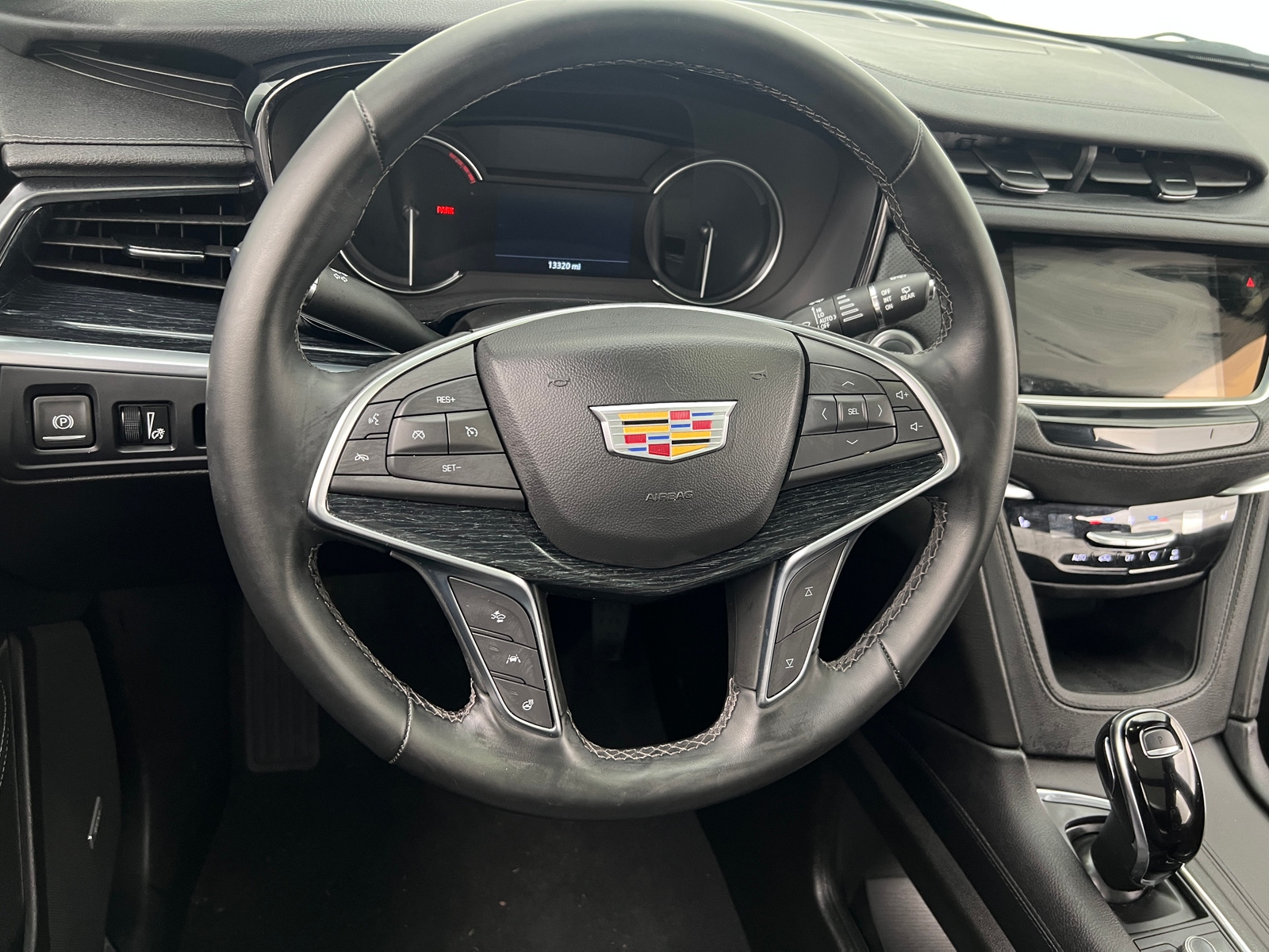 Thumbnail: 2025 Cadillac XT5 - 4