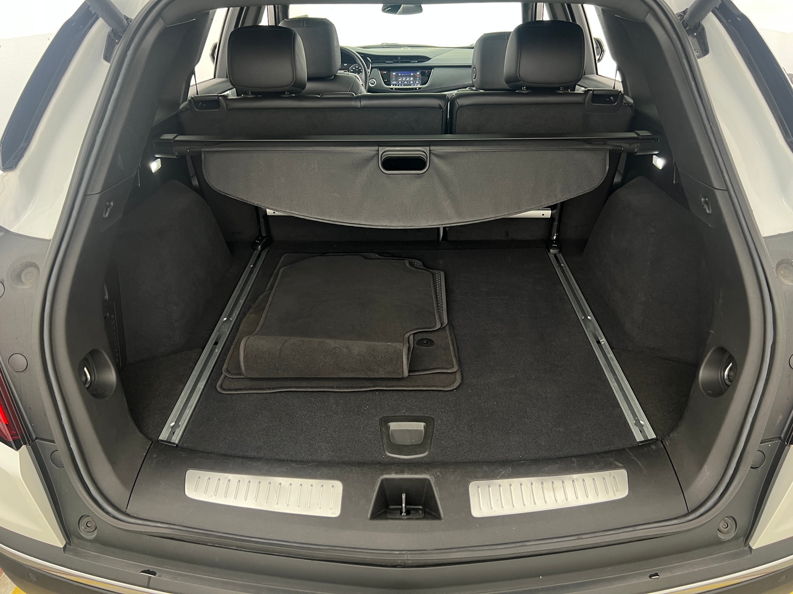 Thumbnail: 2025 Cadillac XT5 - 6