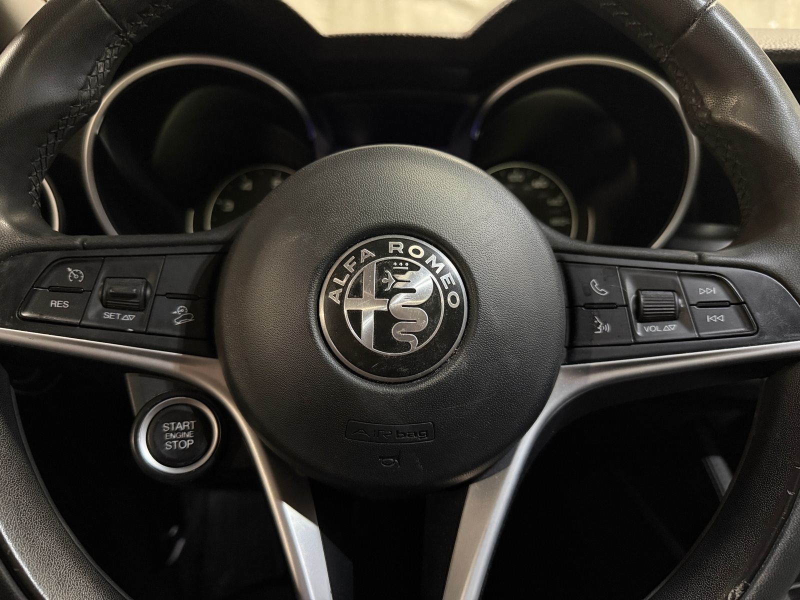 Thumbnail: 2018 Alfa Romeo Stelvio - 4