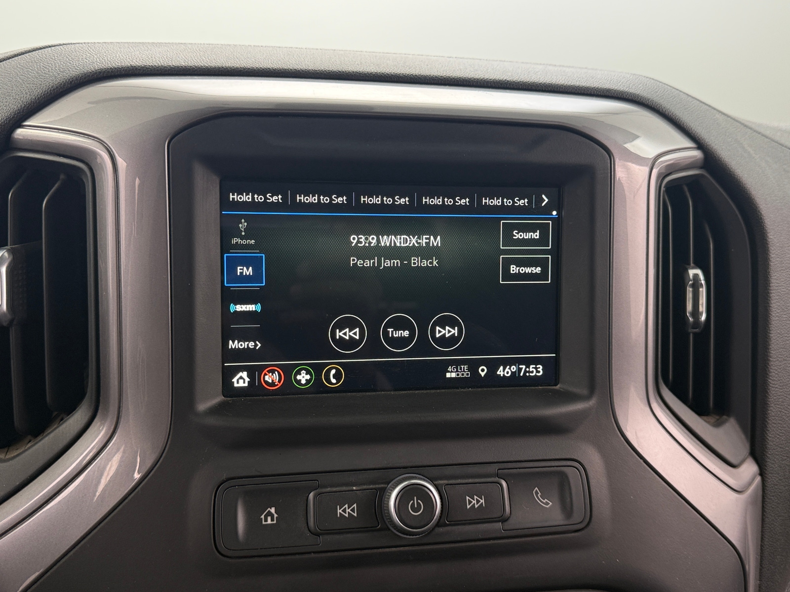 Thumbnail: 2019 Chevrolet Silverado 1500 - 4