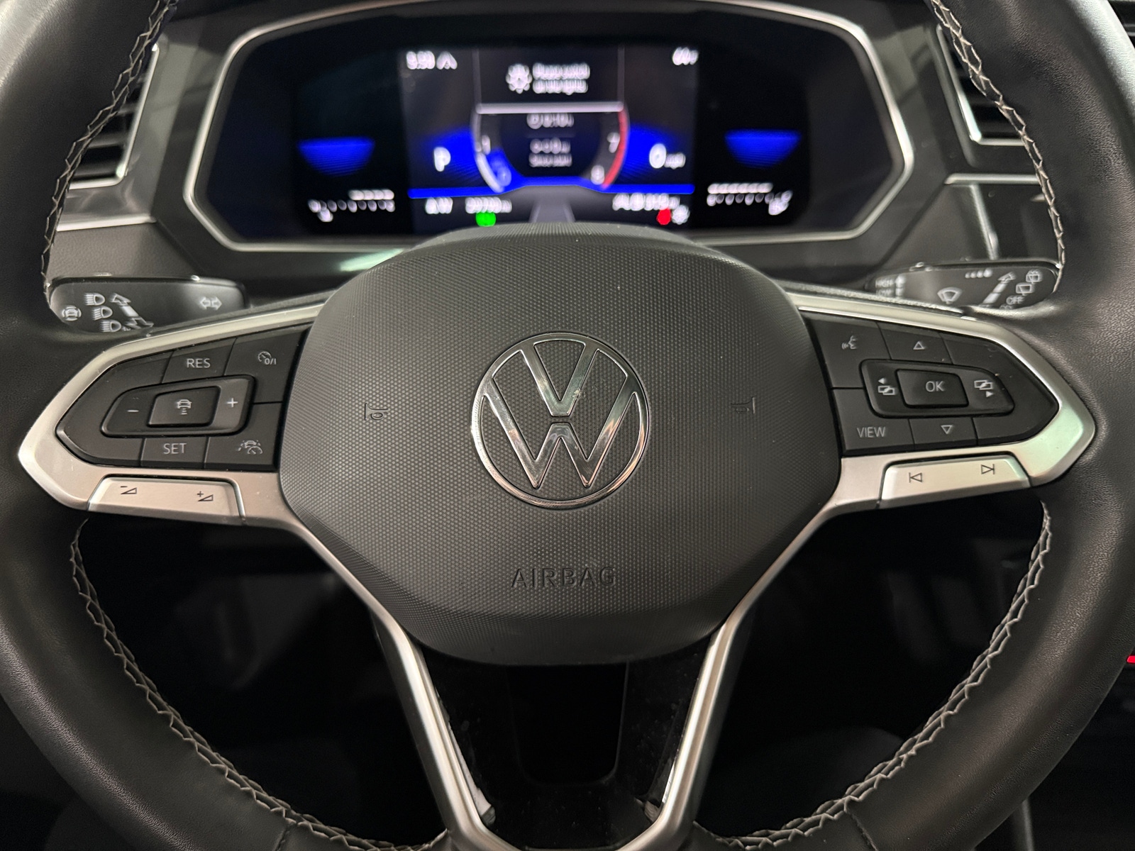 Thumbnail: 2022 Volkswagen Tiguan - 4