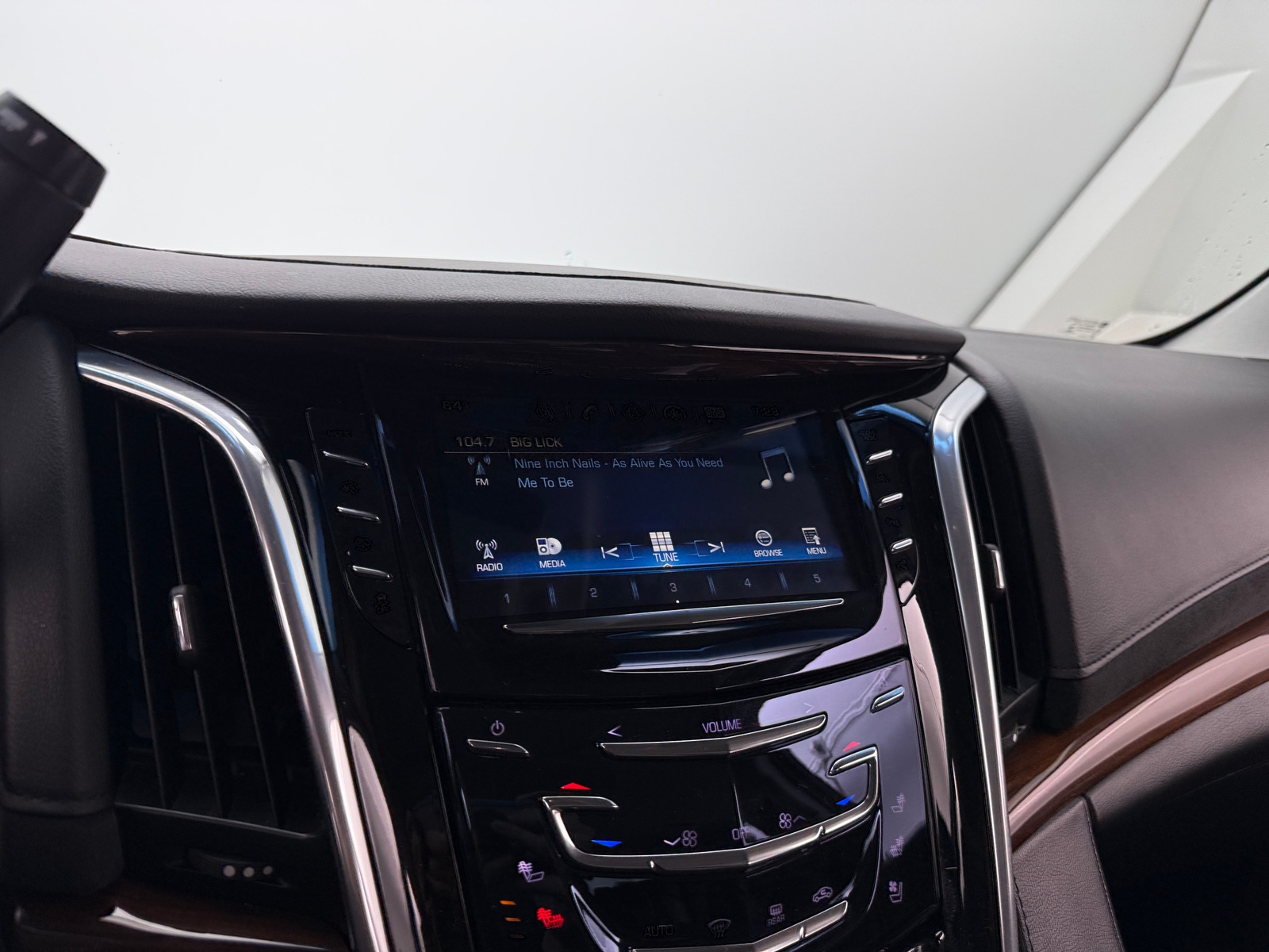 Thumbnail: 2018 Cadillac Escalade - 3