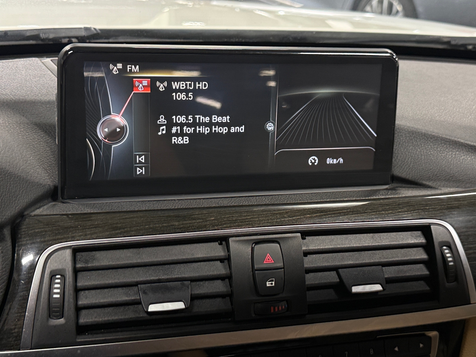 Thumbnail: 2017 BMW 3 Series - 3