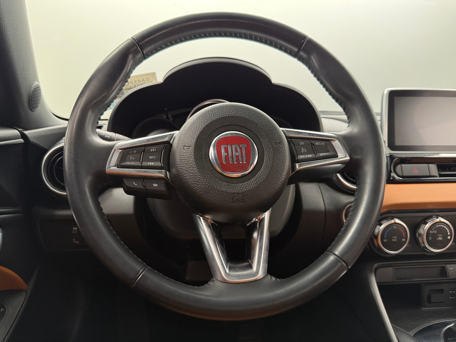 Thumbnail: 2019 Fiat 124 Spider - 3