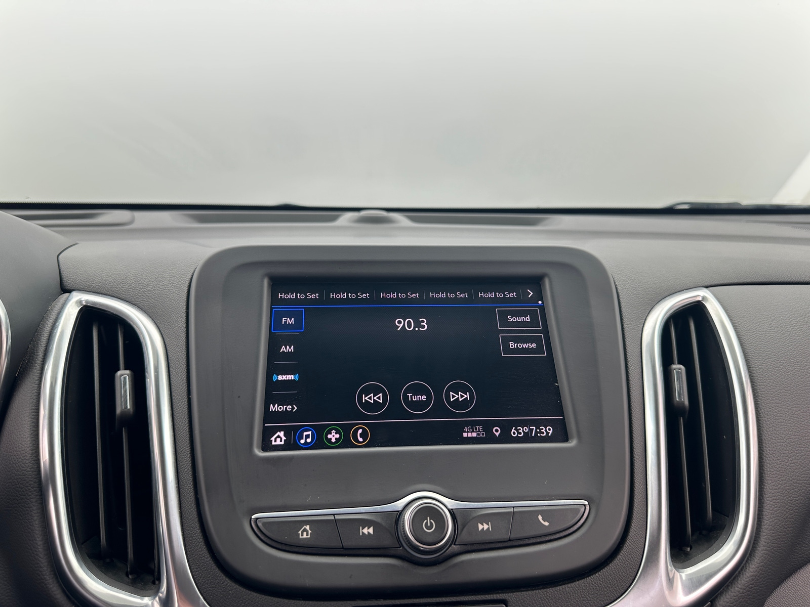 Thumbnail: 2021 Chevrolet Equinox - 4